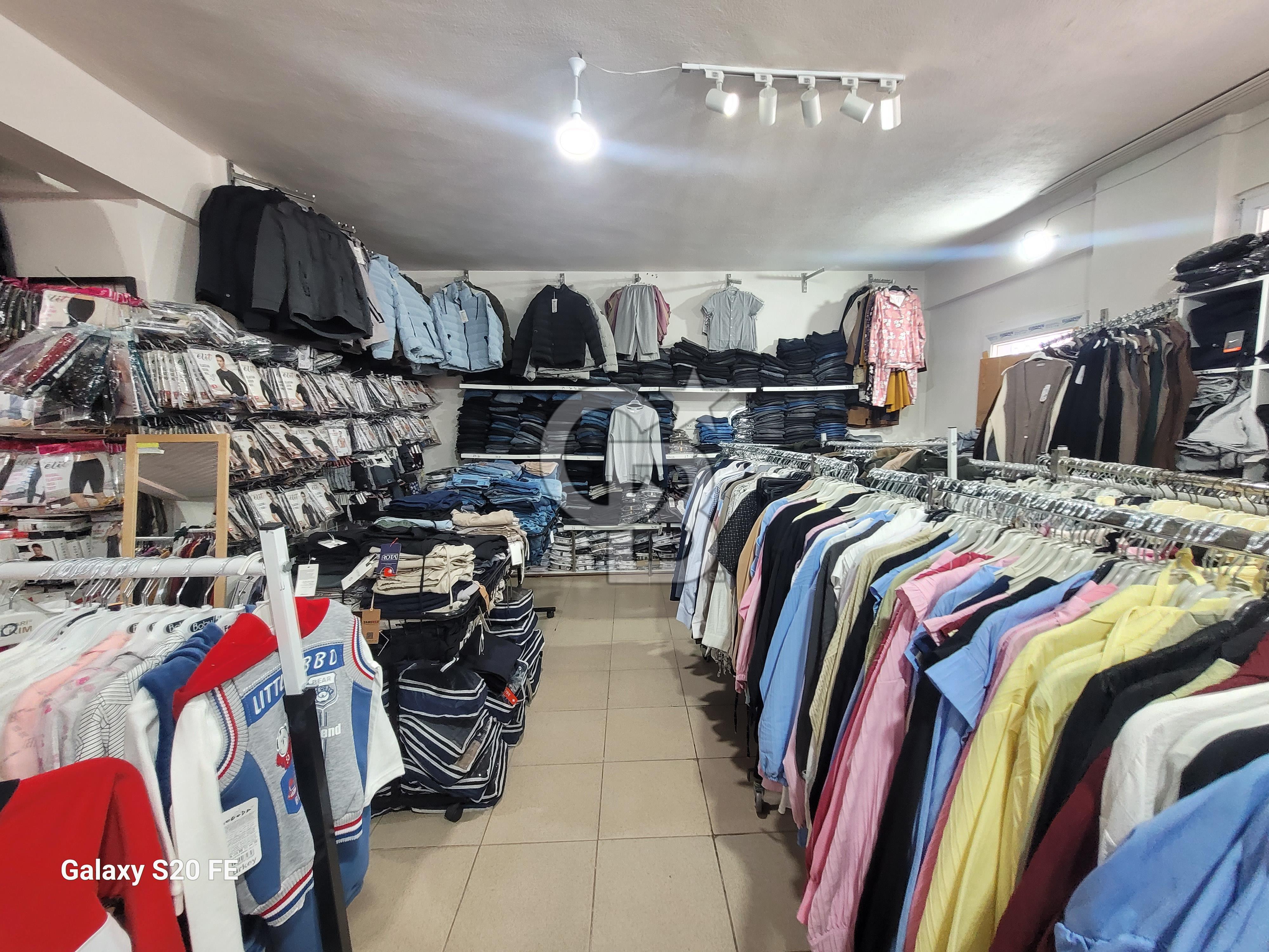 MENEMEN’DE CADDE ÜSTÜ | YÜKSEK CİROLU FULL STOKLU DEVREN KİRALIK GİYİM MAĞAZASI