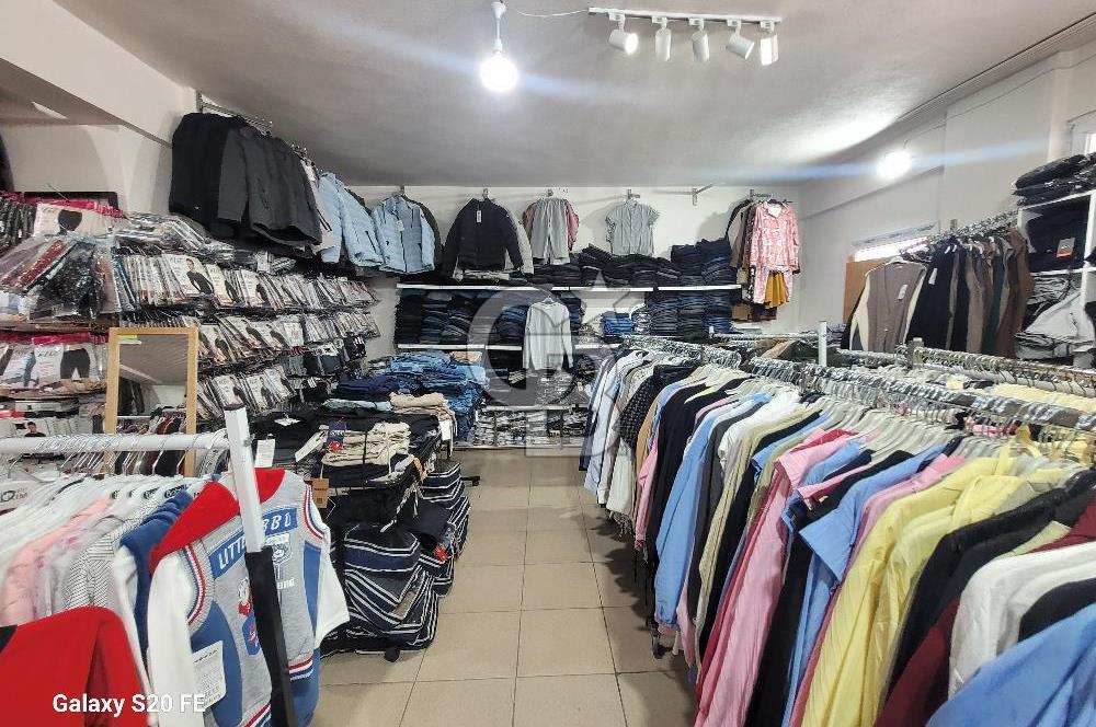MENEMEN’DE CADDE ÜSTÜ | YÜKSEK CİROLU FULL STOKLU DEVREN KİRALIK GİYİM MAĞAZASI