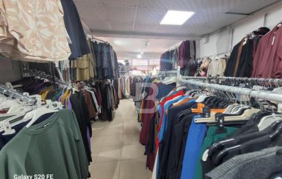 MENEMEN’DE CADDE ÜSTÜ | YÜKSEK CİROLU FULL STOKLU DEVREN KİRALIK GİYİM MAĞAZASI