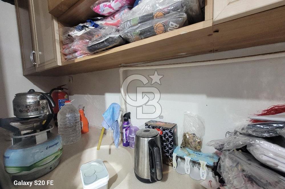 MENEMEN’DE CADDE ÜSTÜ | YÜKSEK CİROLU FULL STOKLU DEVREN KİRALIK GİYİM MAĞAZASI