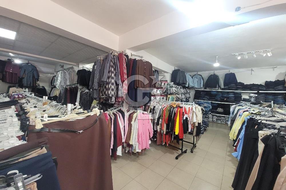 MENEMEN’DE CADDE ÜSTÜ | YÜKSEK CİROLU FULL STOKLU DEVREN KİRALIK GİYİM MAĞAZASI