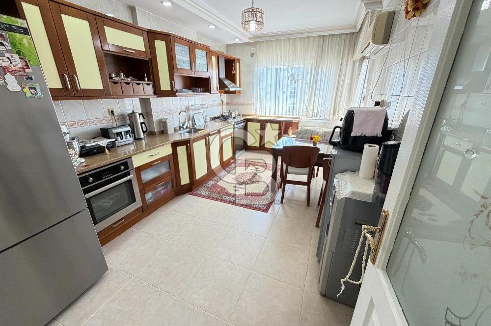 Kenan Evren Bulvar Yakını,Site İçerisinde Ferah 4+1, 180m² Netli