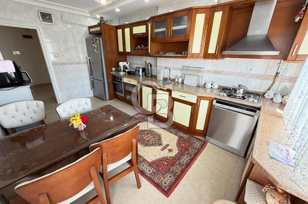 Kenan Evren Bulvar Yakını,Site İçerisinde Ferah 4+1, 180m² Netli