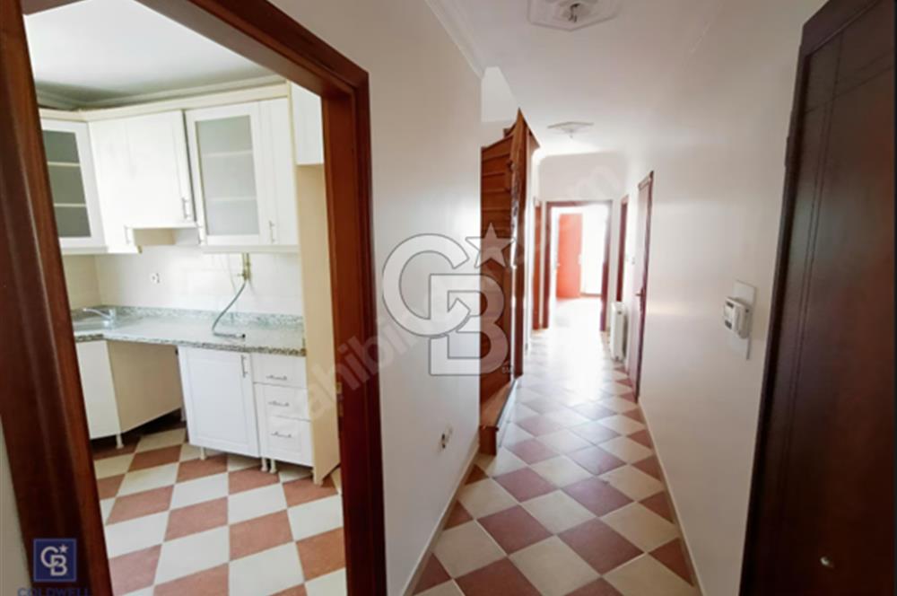 Acıbadem Sakinlerde Deniz manzaralı 5+2 Kiralık Çatı Dubleks