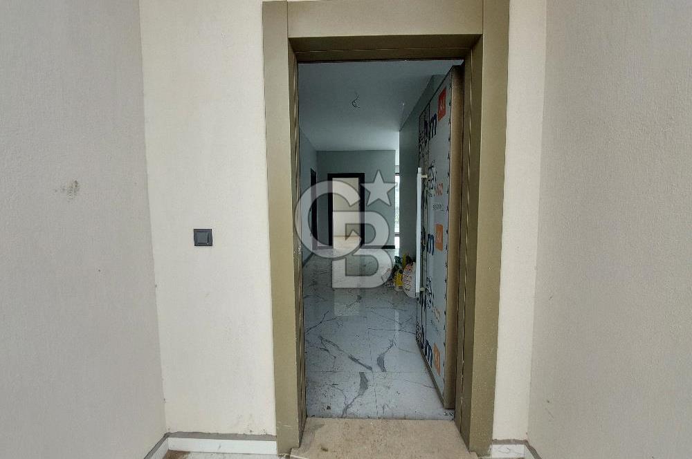URLA KUŞÇULAR'DA GENİŞ BAHÇELİ KİRALIK SIFIR VİLLA 
