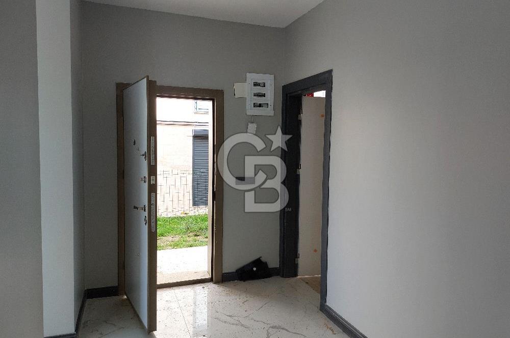 URLA KUŞÇULAR'DA GENİŞ BAHÇELİ KİRALIK SIFIR VİLLA 