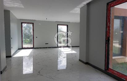URLA KUŞÇULAR'DA GENİŞ BAHÇELİ KİRALIK SIFIR VİLLA 