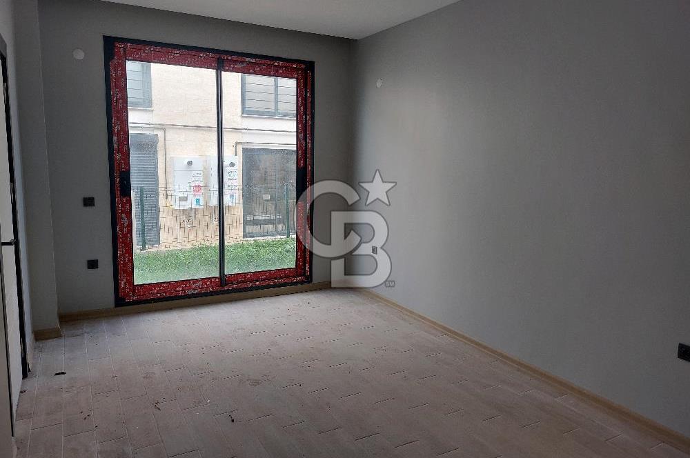 URLA KUŞÇULAR'DA GENİŞ BAHÇELİ KİRALIK SIFIR VİLLA 