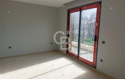 URLA KUŞÇULAR'DA GENİŞ BAHÇELİ KİRALIK SIFIR VİLLA 