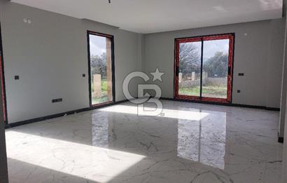 URLA KUŞÇULAR'DA GENİŞ BAHÇELİ KİRALIK SIFIR VİLLA 