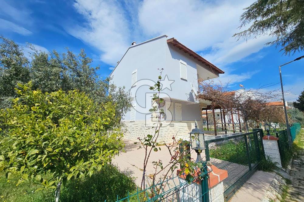 KARABURUN MERCANKOY SİTESİNDE SATILIK 3+1 BAHÇELİ MÜSTAKİL VİLLA