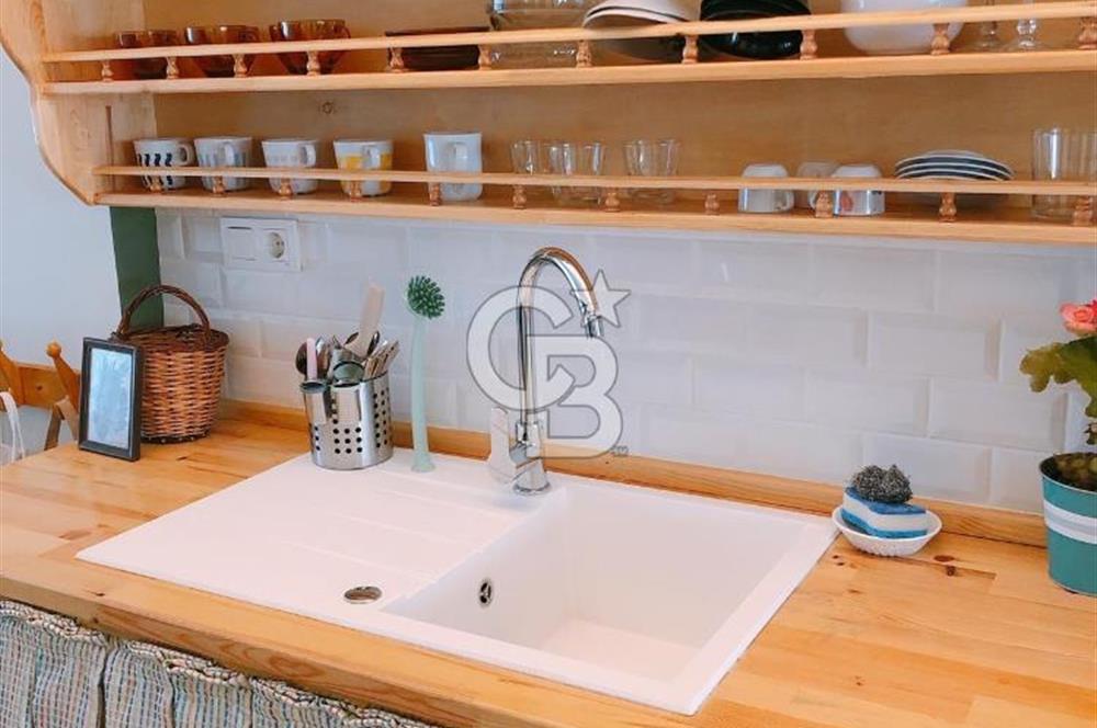 Kadıköy rıhtıma yakın geniş stüdyo daire kiralık