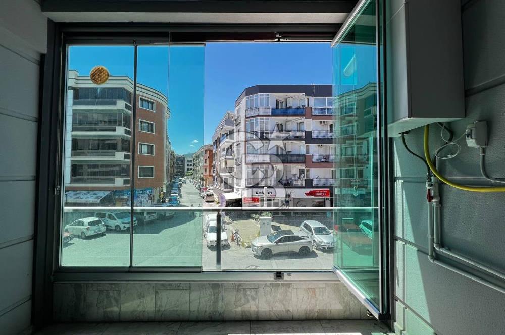 GAZİEMİR BELEDEDİYE ARKASI GENİŞ 3+1 ÖZEL DİZAYN ÇİFT CEPHE SATILIK DAİRE 