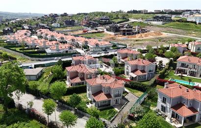 ARNAVUTKÖY NEOGÖLPARK İSTANBUL SATILIK 4+1 ORMAN MANZARALI VİLLA