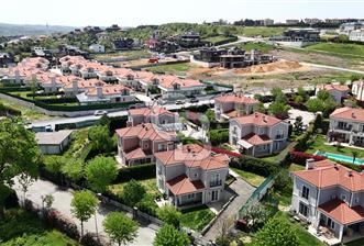 ARNAVUTKÖY NEOGÖLPARK İSTANBUL SATILIK 4+1 ORMAN MANZARALI VİLLA - 7 - 349645