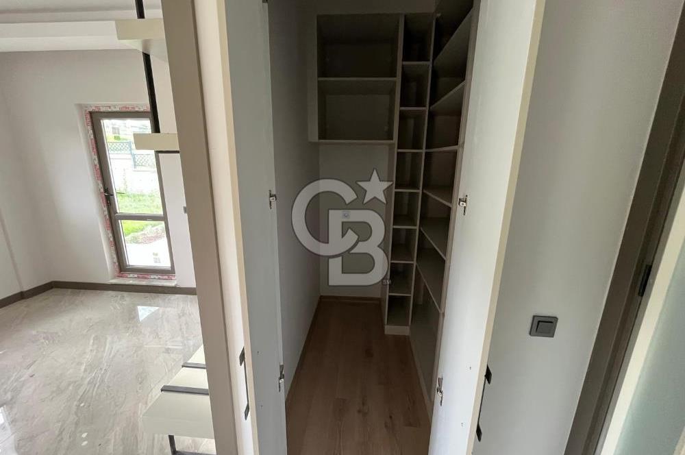 KARACAKAYADA SATILIK LÜX VİLLA