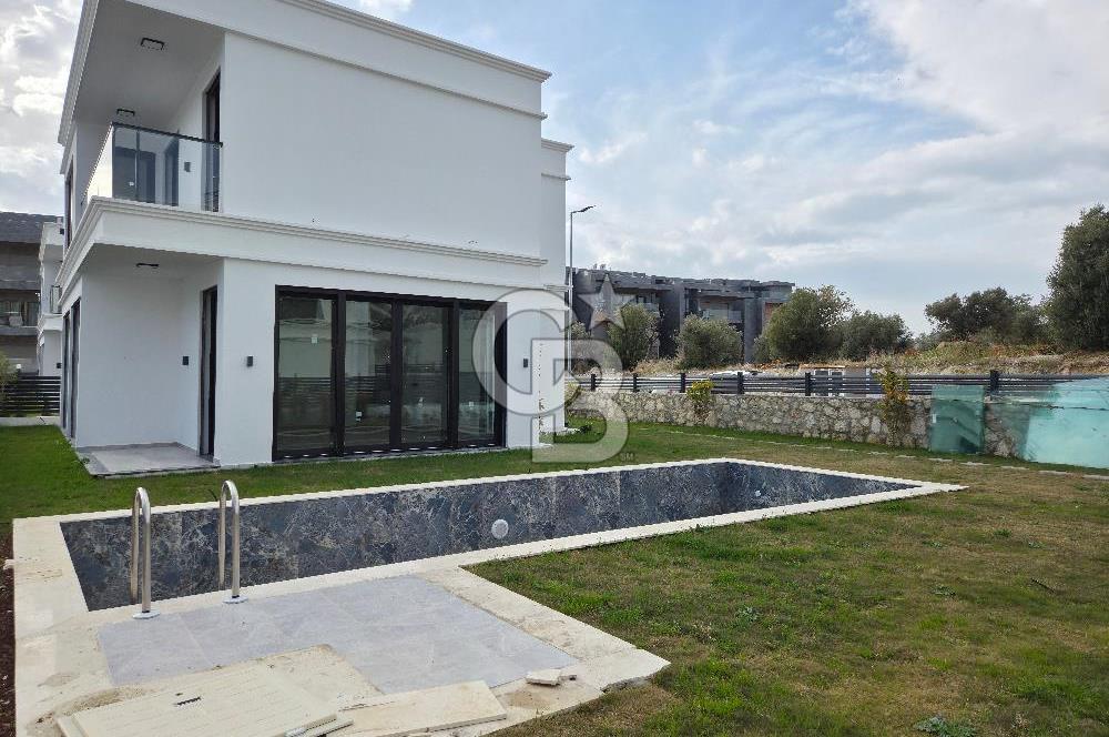 Ege Mahallesi'nde Özel Havuzlu 4+1 Müstakil Villa