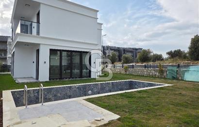 Ege Mahallesi'nde Özel Havuzlu 4+1 Müstakil Villa