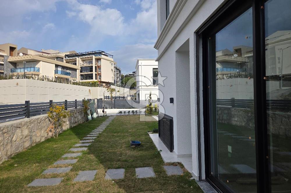 Ege Mahallesi'nde Özel Havuzlu 4+1 Müstakil Villa