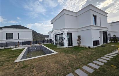 Ege Mahallesi'nde Özel Havuzlu 4+1 Müstakil Villa