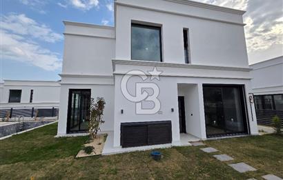 Ege Mahallesi'nde Özel Havuzlu 4+1 Müstakil Villa