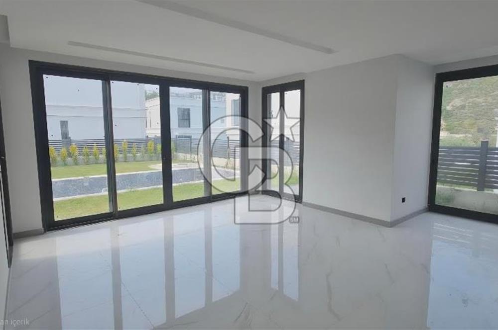 Ege Mahallesi'nde Özel Havuzlu 4+1 Müstakil Villa