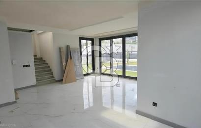 Ege Mahallesi'nde Özel Havuzlu 4+1 Müstakil Villa