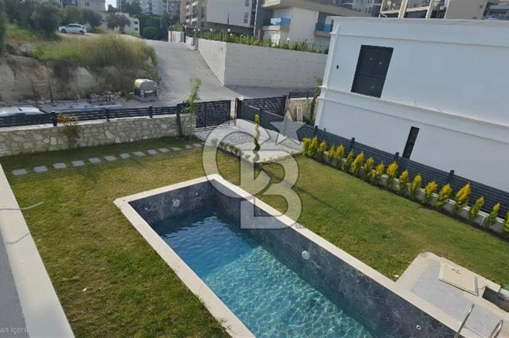 Ege Mahallesi'nde Özel Havuzlu 4+1 Müstakil Villa