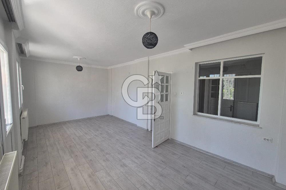 Bornova Atatürk'te, Bahçeli Aile Apartmanında Merkezi 3+1 Kiralık