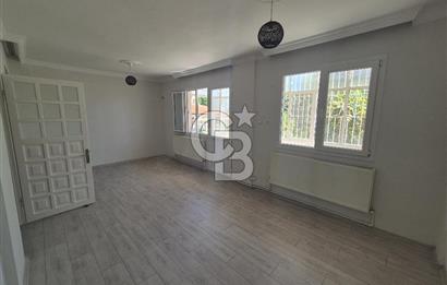 Bornova Atatürk'te, Bahçeli Aile Apartmanında Merkezi 3+1 Kiralık