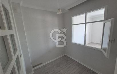 Bornova Atatürk'te, Bahçeli Aile Apartmanında Merkezi 3+1 Kiralık