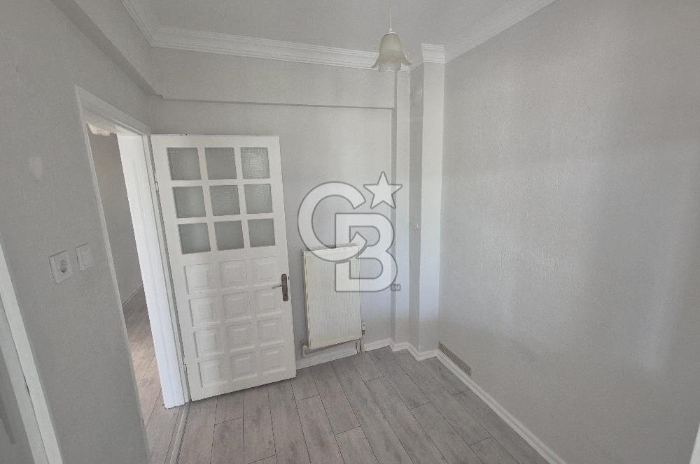Bornova Atatürk'te, Bahçeli Aile Apartmanında Merkezi 3+1 Kiralık