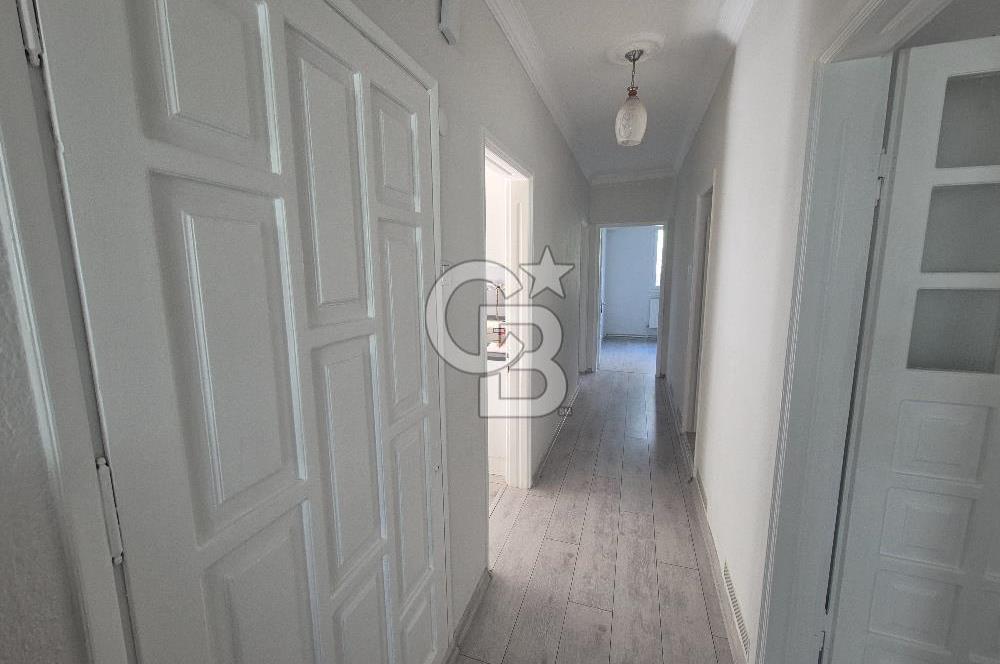 Bornova Atatürk'te, Bahçeli Aile Apartmanında Merkezi 3+1 Kiralık