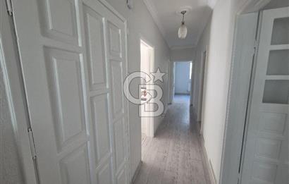 Bornova Atatürk'te, Bahçeli Aile Apartmanında Merkezi 3+1 Kiralık