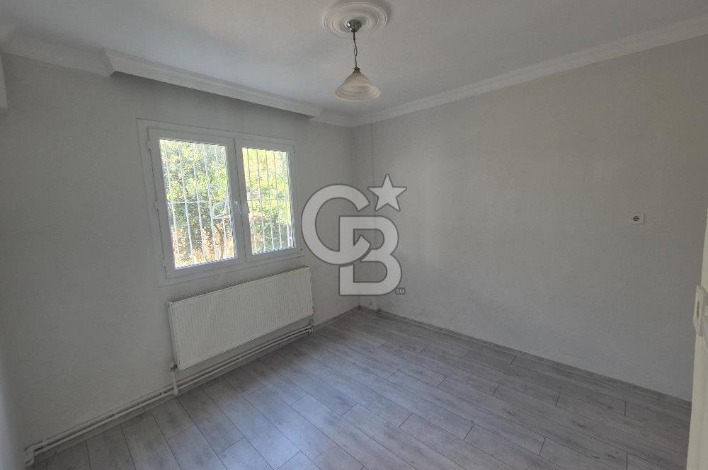 Bornova Atatürk'te, Bahçeli Aile Apartmanında Merkezi 3+1 Kiralık
