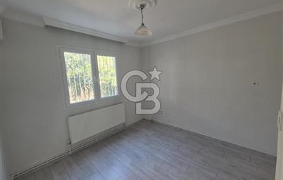 Bornova Atatürk'te, Bahçeli Aile Apartmanında Merkezi 3+1 Kiralık
