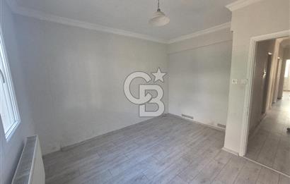 Bornova Atatürk'te, Bahçeli Aile Apartmanında Merkezi 3+1 Kiralık