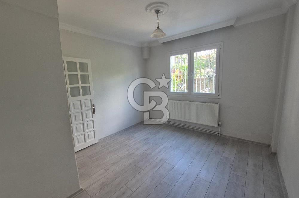 Bornova Atatürk'te, Bahçeli Aile Apartmanında Merkezi 3+1 Kiralık