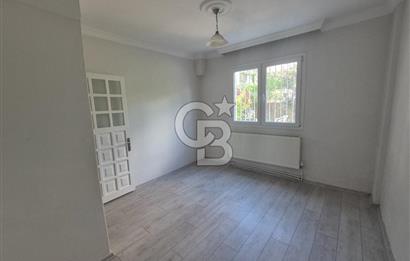 Bornova Atatürk'te, Bahçeli Aile Apartmanında Merkezi 3+1 Kiralık