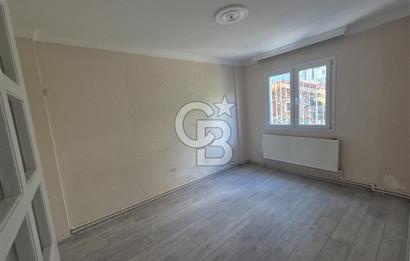 Bornova Atatürk'te, Bahçeli Aile Apartmanında Merkezi 3+1 Kiralık