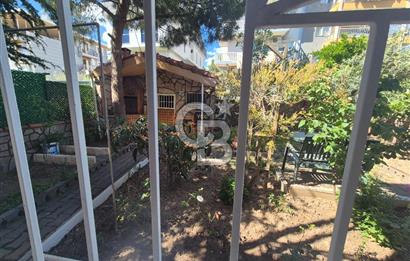 Bornova Atatürk'te, Bahçeli Aile Apartmanında Merkezi 3+1 Kiralık