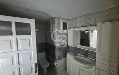 Bornova Atatürk'te, Bahçeli Aile Apartmanında Merkezi 3+1 Kiralık