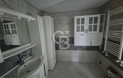Bornova Atatürk'te, Bahçeli Aile Apartmanında Merkezi 3+1 Kiralık