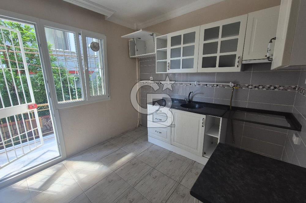 Bornova Atatürk'te, Bahçeli Aile Apartmanında Merkezi 3+1 Kiralık