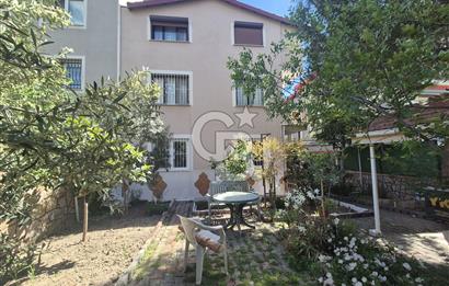 Bornova Atatürk'te, Bahçeli Aile Apartmanında Merkezi 3+1 Kiralık