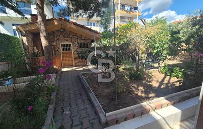 Bornova Atatürk'te, Bahçeli Aile Apartmanında Merkezi 3+1 Kiralık