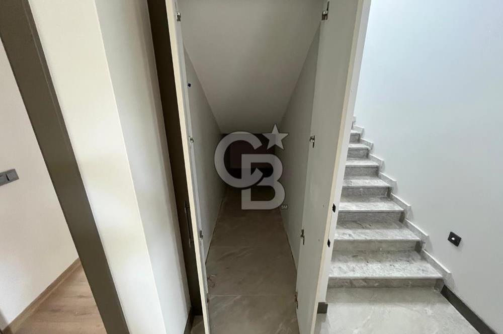 KARACAKAYADA SATILIK LÜX VİLLA