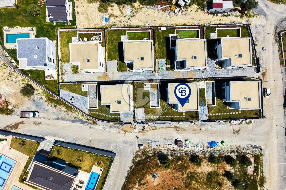 Ege Mahallesi'nde Özel Havuzlu 4+1 Müstakil Villa