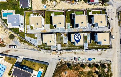 Ege Mahallesi'nde Özel Havuzlu 4+1 Müstakil Villa