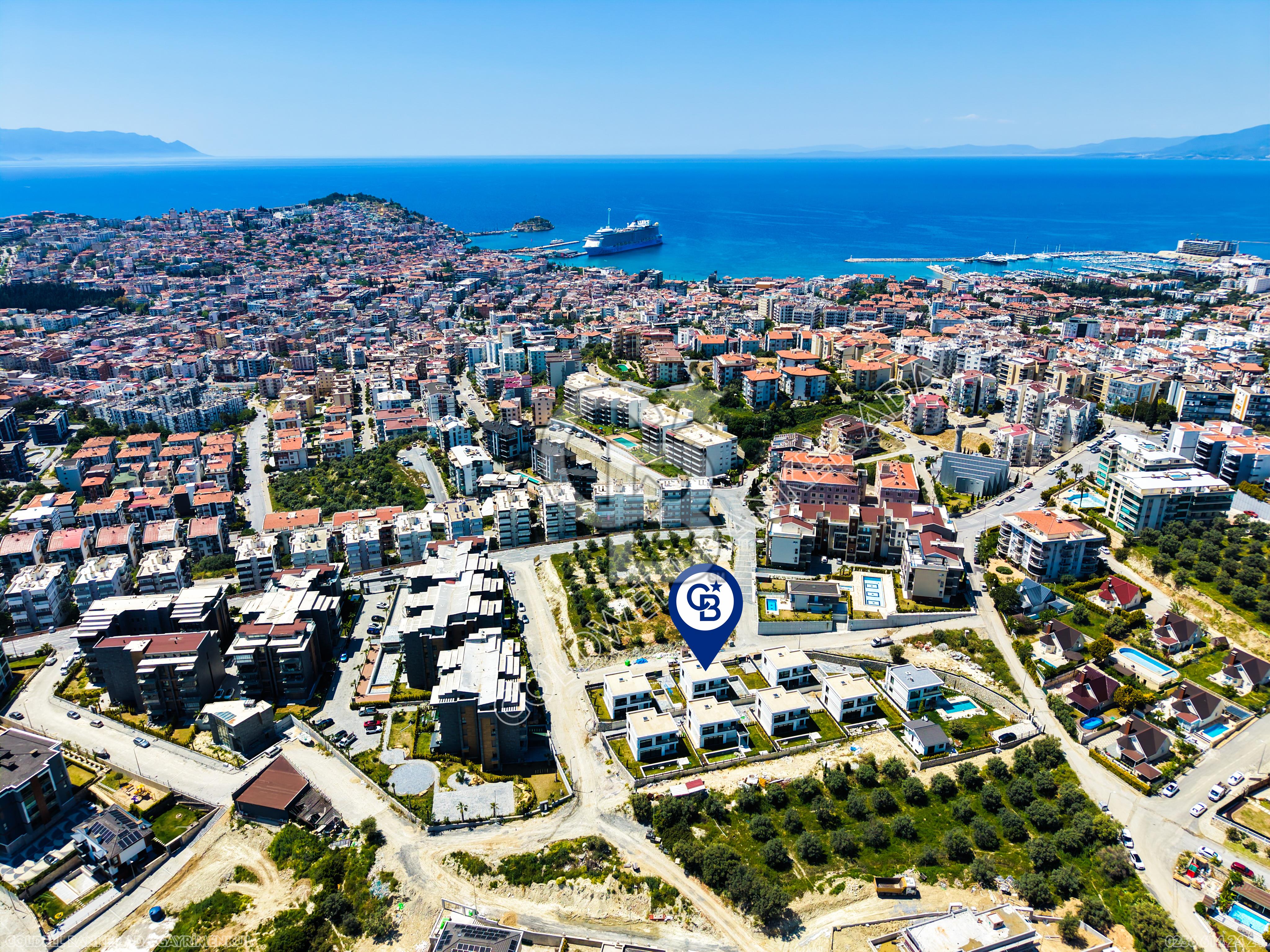 Ege Mahallesi'nde Özel Havuzlu 4+1 Müstakil Villa